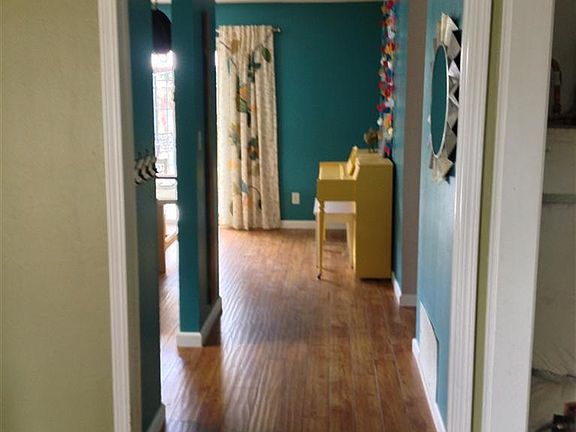 2nd image of 951 N Hickory Ave