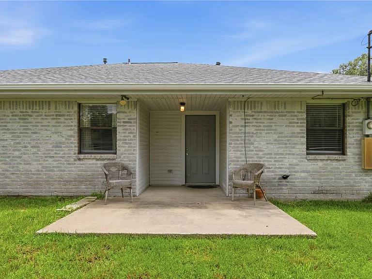 3821 Brighton Dr — Photo 20