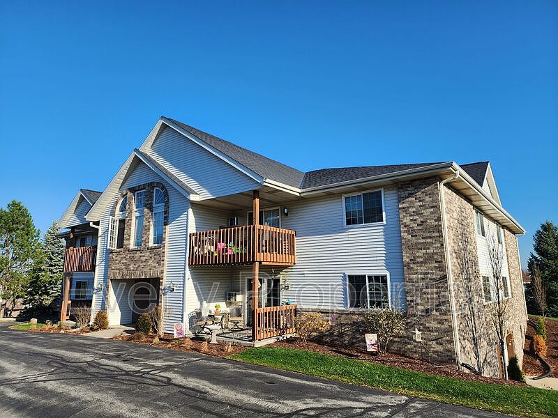 652 Westfield Way, Pewaukee, WI 53072 Zillow