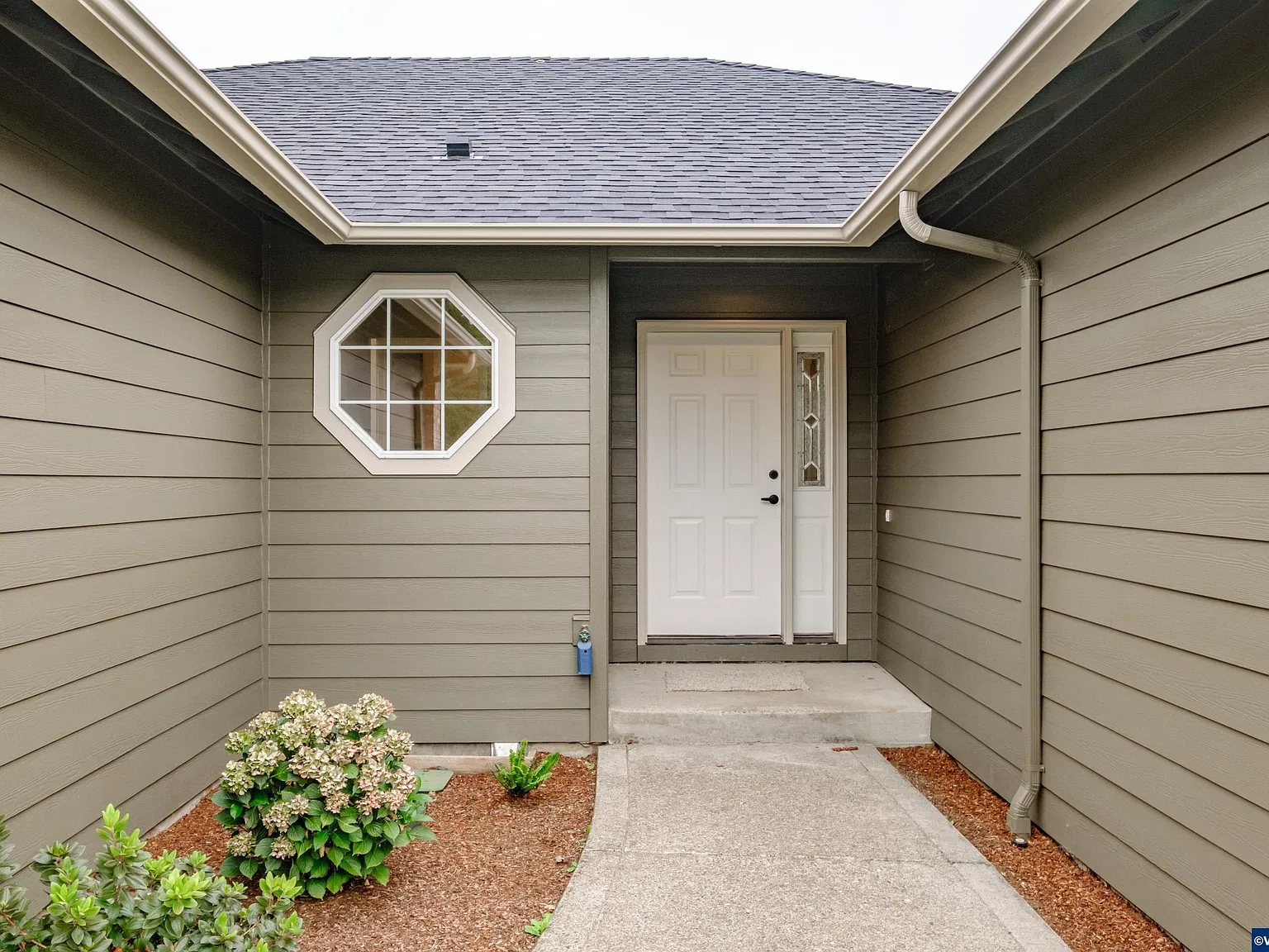 3 bed, 1663 sqft, $3,000 — Photo 2
