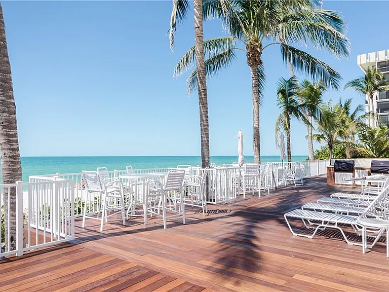 3377 Gulf Shore Blvd N #1B — Photo 20