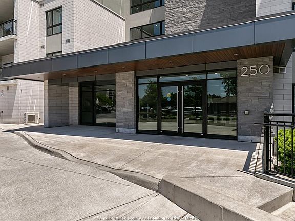 4th image of 250 Manning Rd #306