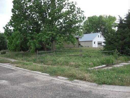 2nd image of 723 Navajo Ave
