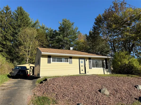 4 Beechknoll Rd, Binghamton, NY 13903