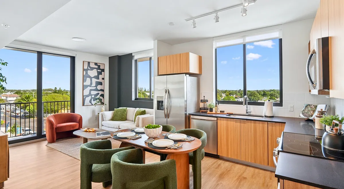 Building Photo - 809 E 26th St #2/2