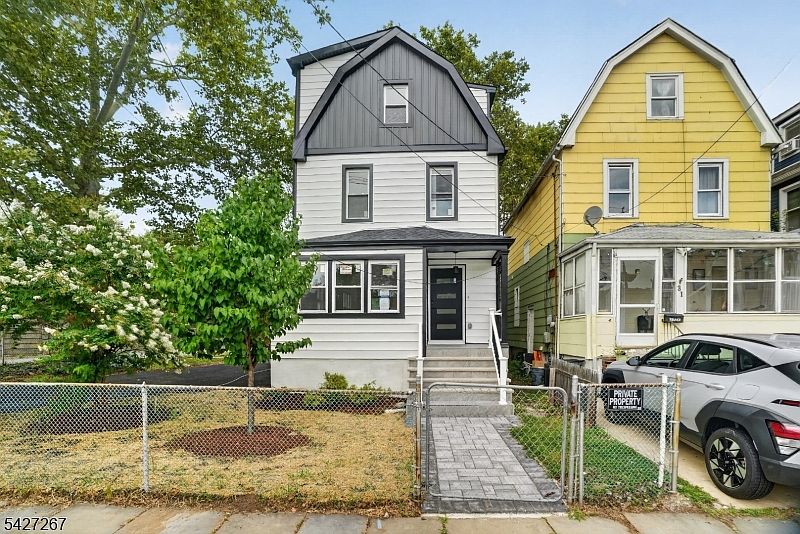 1st image of 33 Race St