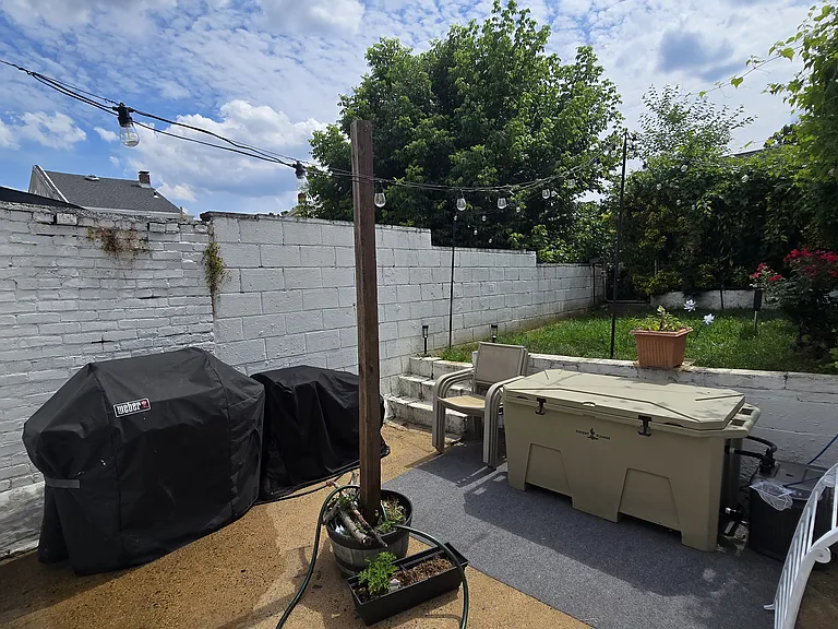 4718 Silverwood St — Photo 13
