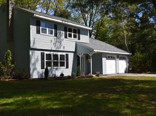4 Applewood Dr, Ballston Lake, NY 12019