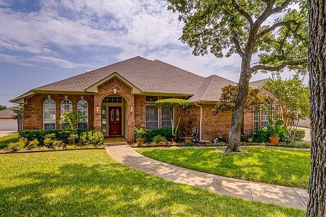 1st image of 7016 Oak Hills Ct