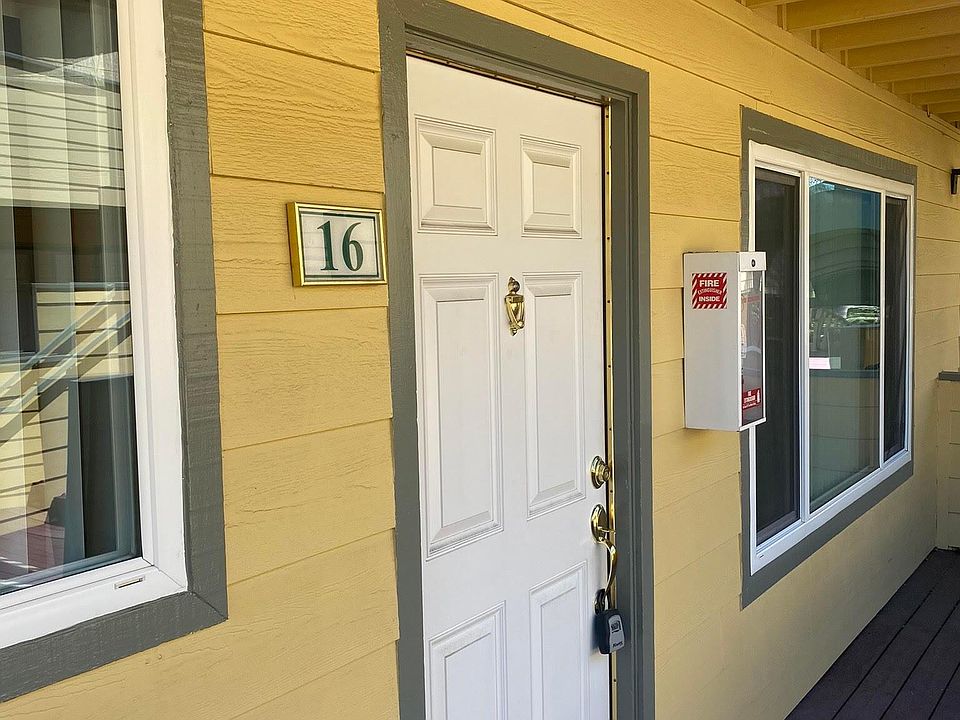 1st image of 570 University Ave #16