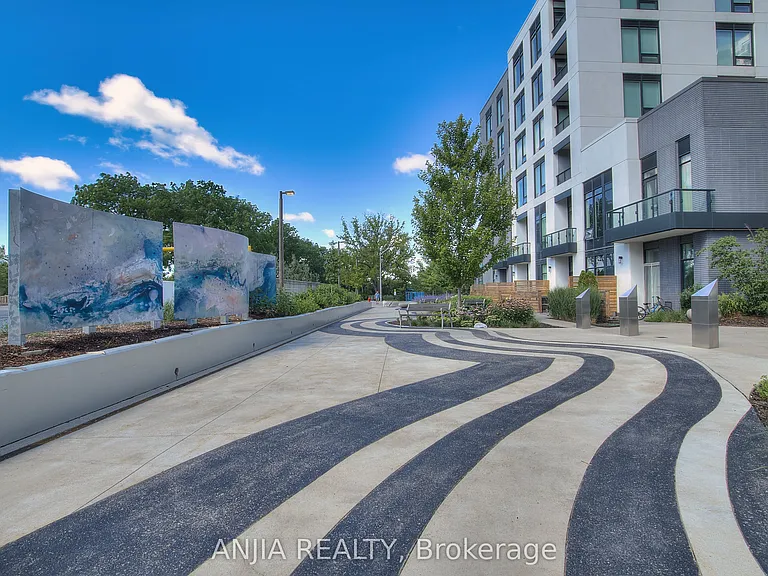 8868 Yonge St #701 — Photo 4