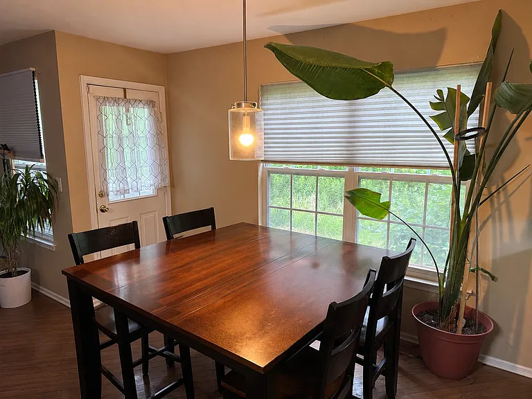 1066 Shadowlawn Dr — Photo 6