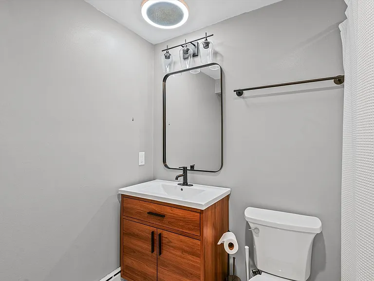 207 W Vermont Ave — Photo 17