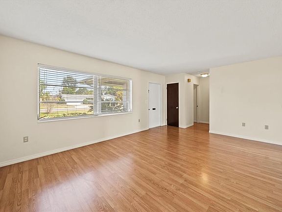 5th image of 3503 18th Ave W