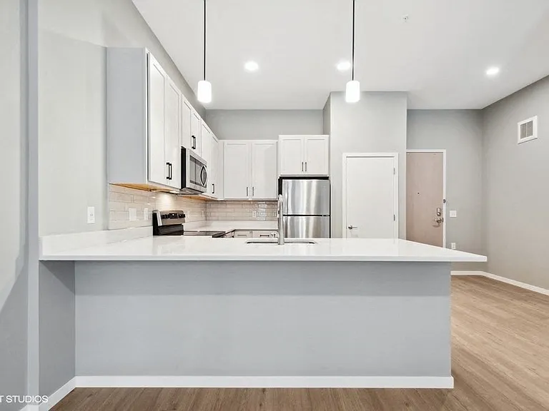 Lago Apartments — Photo 204