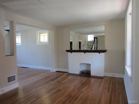2nd image of 4945 Itaska St