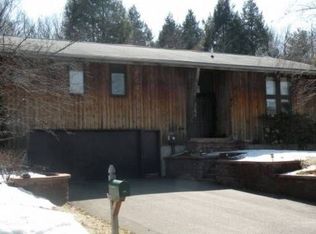 134 Richmond Dr, Shelburne, VT 05482