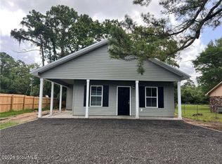 909 E 3rd St, Darien, GA 31305