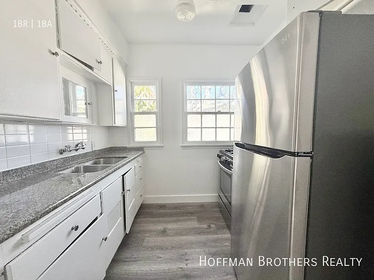 613 S Dunsmuir Ave — Photo 1