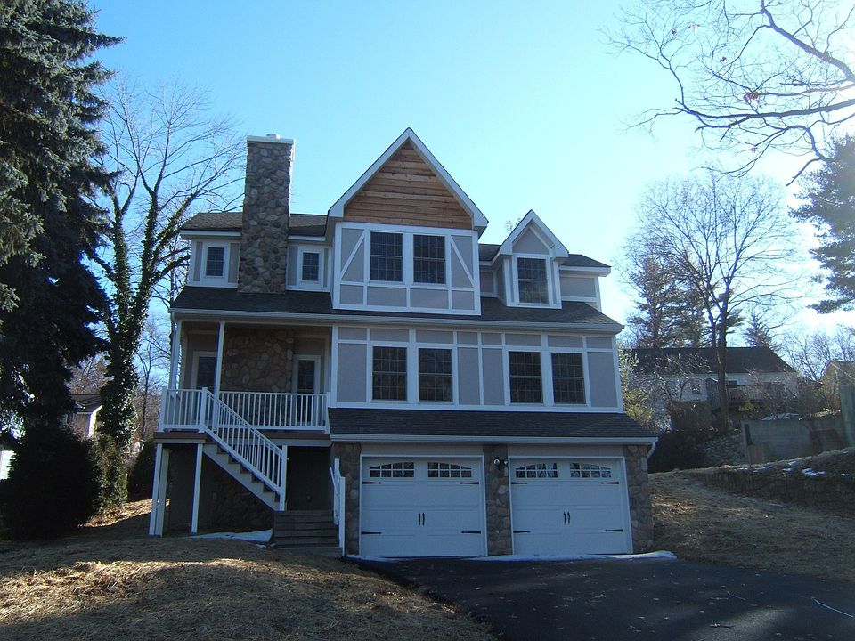 New Adirondack Lakestyle w/carriage style garage doors