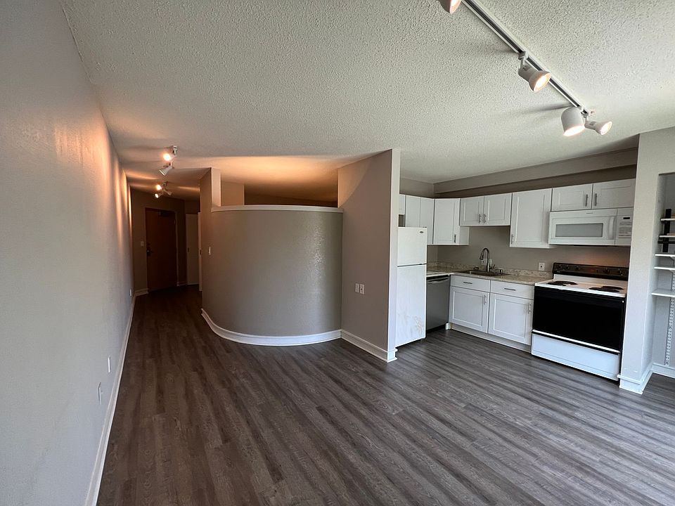 1st image of 124 Beech St APT 203