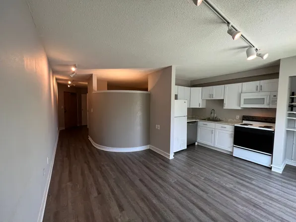 124 Beech St APT 203, Traverse City, MI 49684