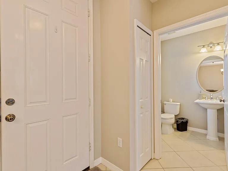 5650 Simonton St — Photo 10