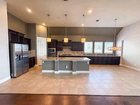 2nd image of 122 Bluehaw Dr
