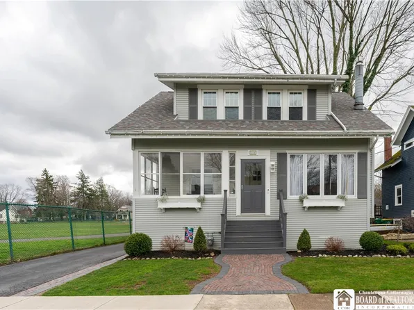 204 Maple Ave, Hamburg, NY 14075