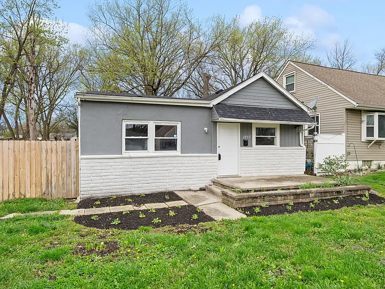 2707 Woodland Ave — Photo 25