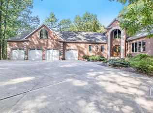 19175 Elizabeth Ct, Spring Lake, MI 49456