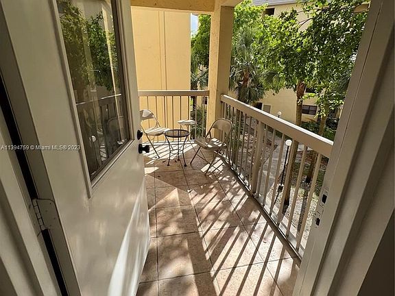 balcony