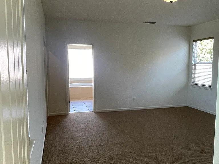 3145 Ardley Dr — Photo 40