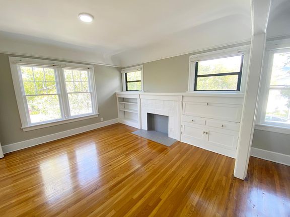3rd image of 246 N Kenwood St #1/2