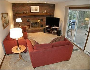 3rd image of 4361 Mt Royal Blvd