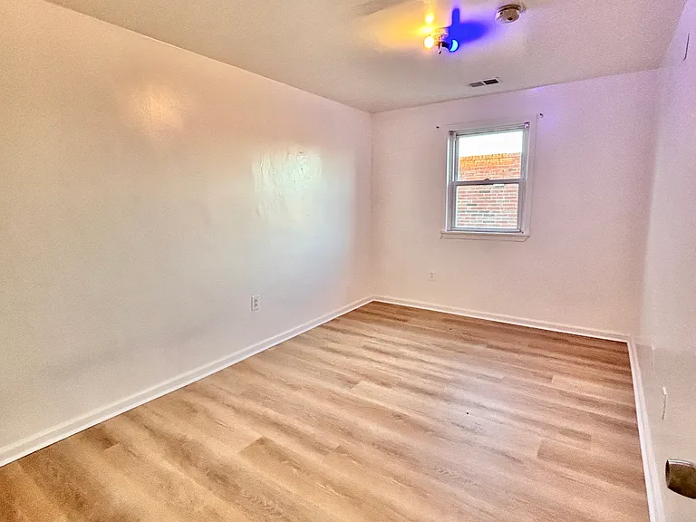 1515 Tyson Ave #3 — Photo 9