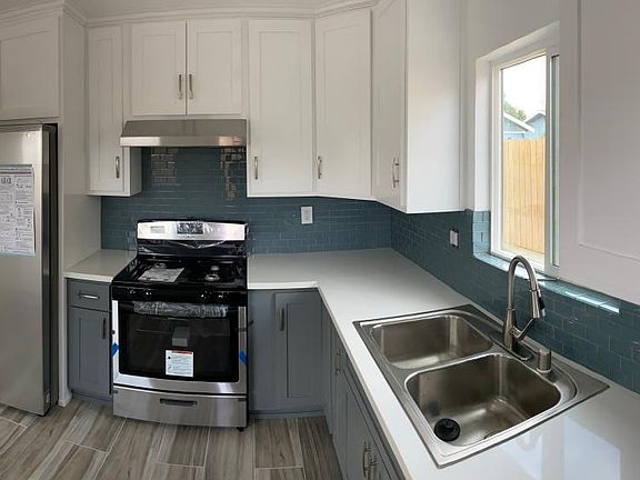 4th image of 138 N Greenwood Ave