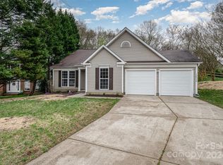 10918 Sandy Hook Ct, Charlotte, NC 28214