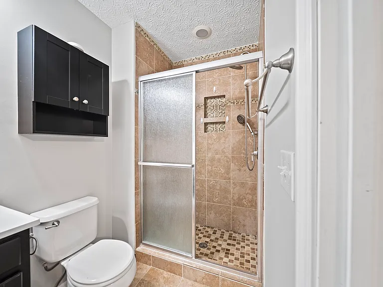 1300 Faunsdale Dr — Photo 23