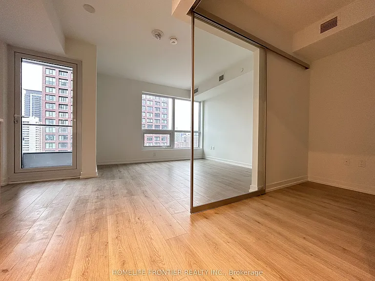 395 Bloor St E #1812 — Photo 15