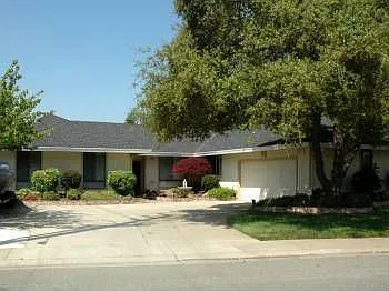 4929 Hackberry Ln photo 1