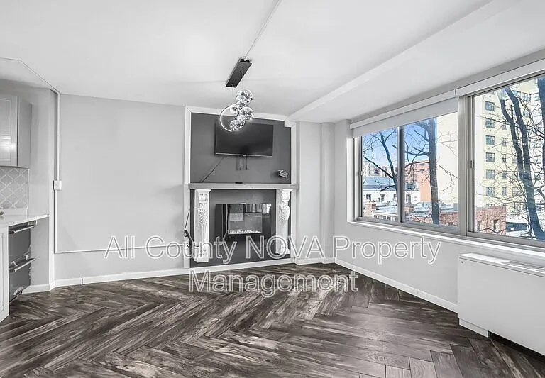 922 24th St NW #301 — Photo 24