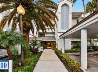 143 Bay Colony Dr N, Juno Beach, FL 33408