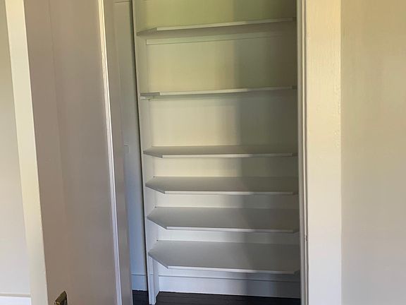 5th image of 1228 Grove St APT 4