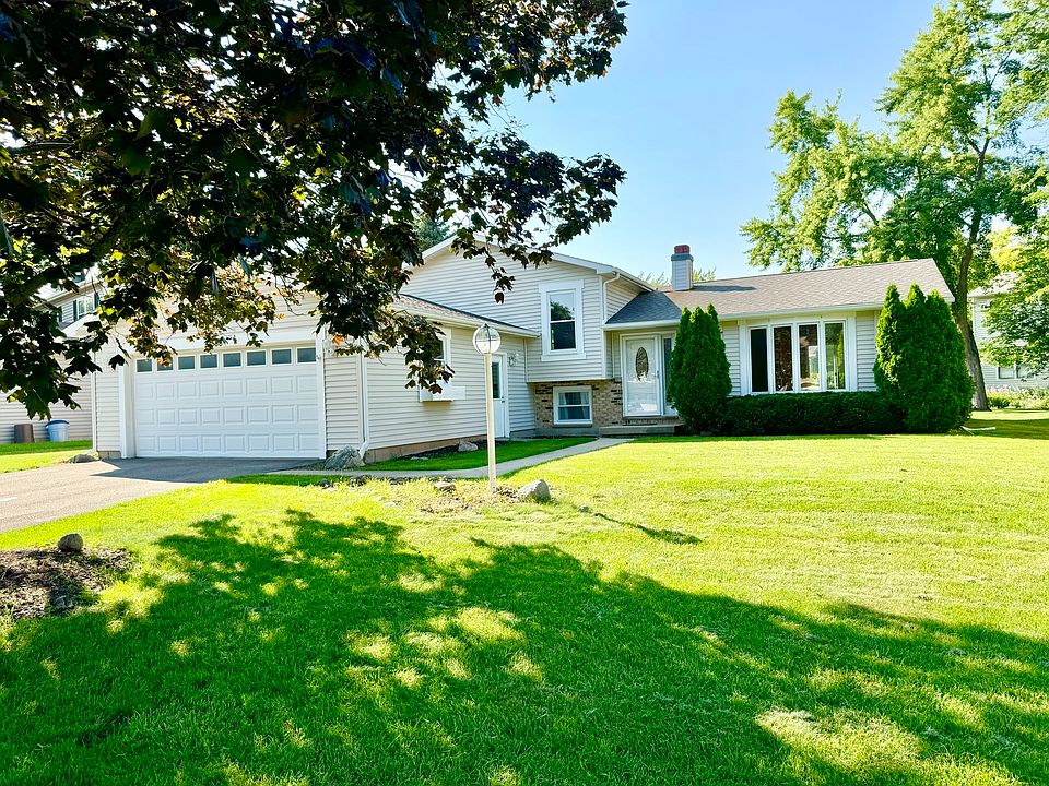 1st image of 17588 W Summit Dr