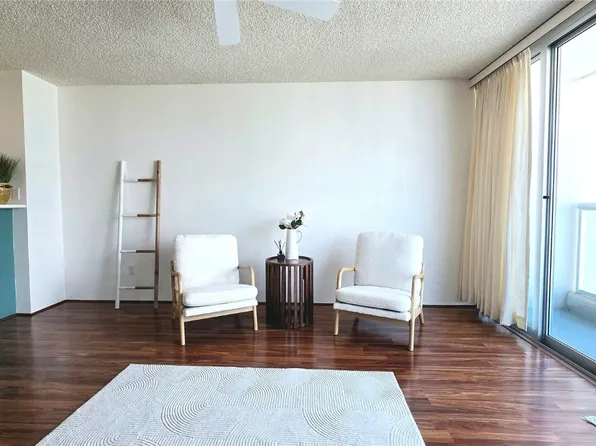 1450 Young St APT 2706, Honolulu, HI 96814