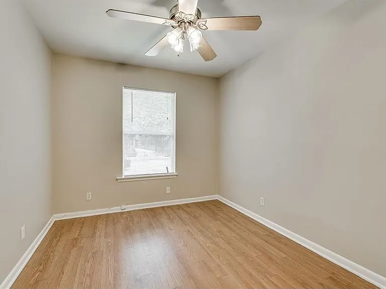 404 Franklin Blvd #A — Photo 14