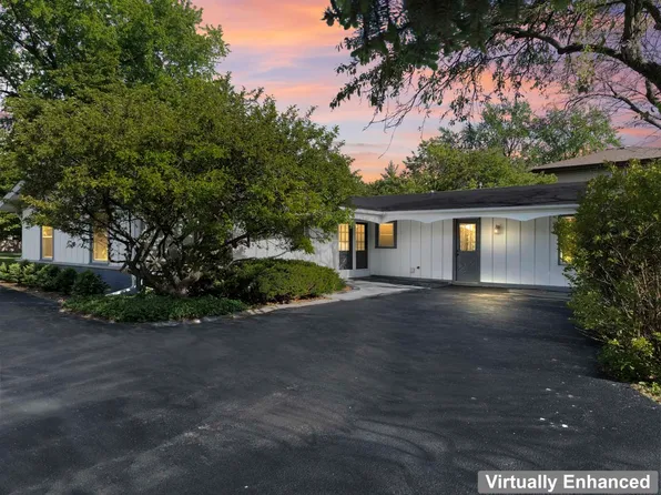 1049 Martingale Dr, Bartlett, IL 60103