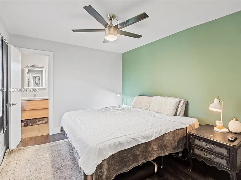 2447 Wilson St — Photo 14