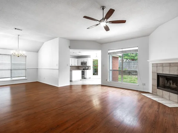 7921 Rattlers Ct, Arlington, TX 76002